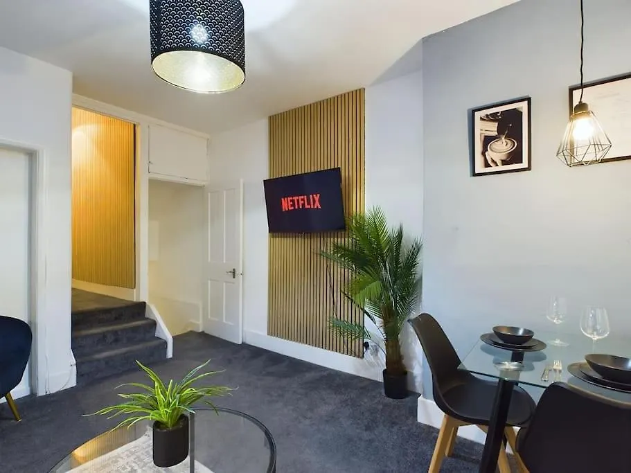 Stylish Maisonette With Hot Tub Brighton